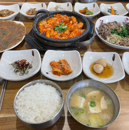 상쾌한 오미자막걸리와 함께하는 하동맛집 쉬어가기좋은날식당